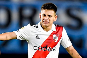 Echeverri dejaría el City y Girona y Roma lo quieren