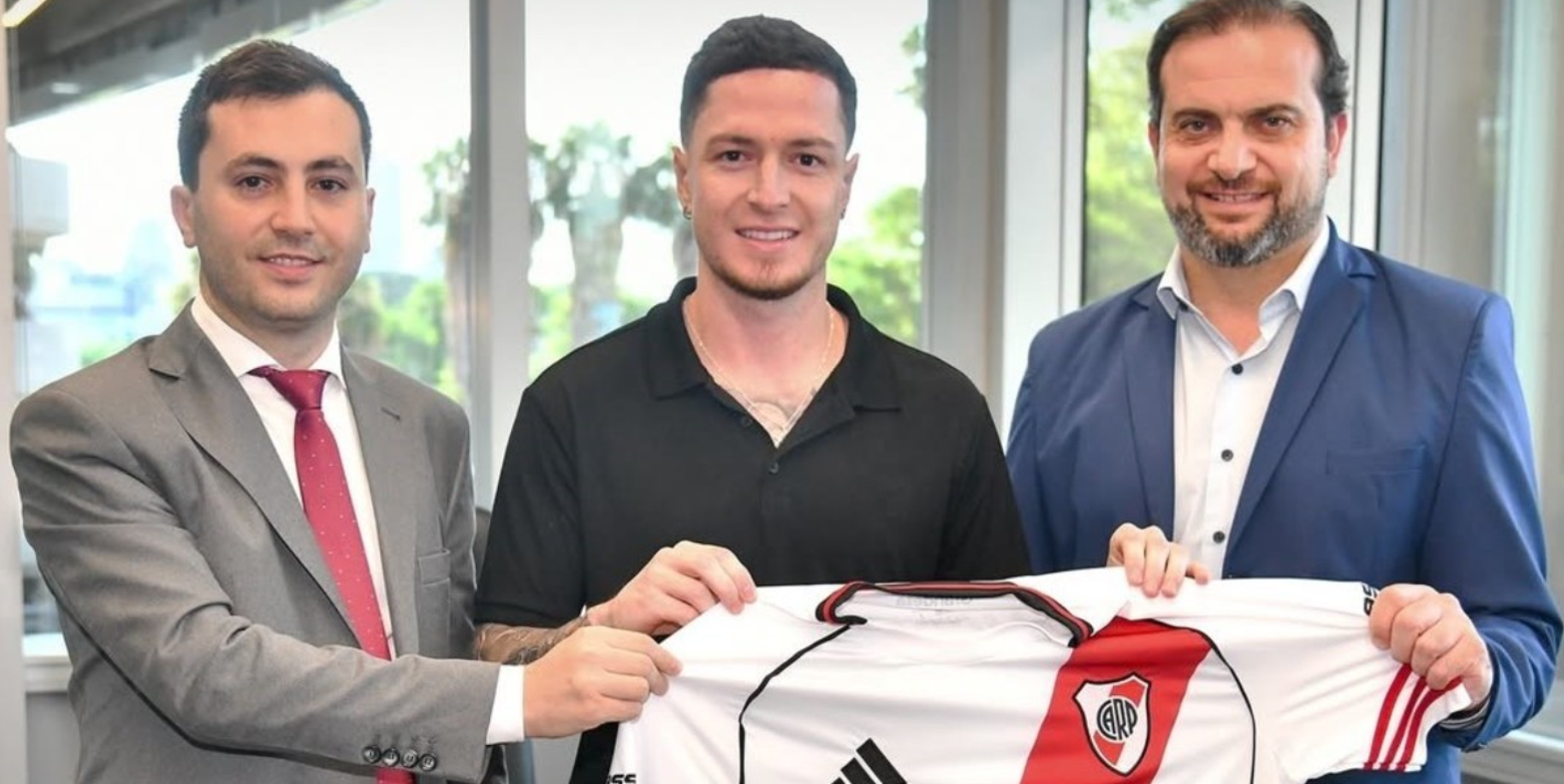 Aníbal Moreno firmó con River y cumple una emotiva promesa de su adolescencia