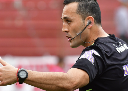 Espinoza habló después de ser suspendido por ‘farmear aura’: pidió dirigir en el ascenso y confesó sus diferencias con Beligoy